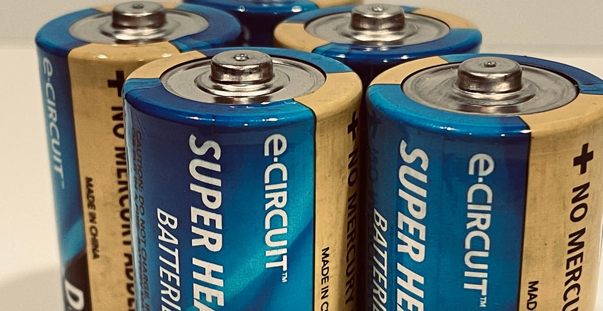 D Batteries Are Still A Thing – Why?